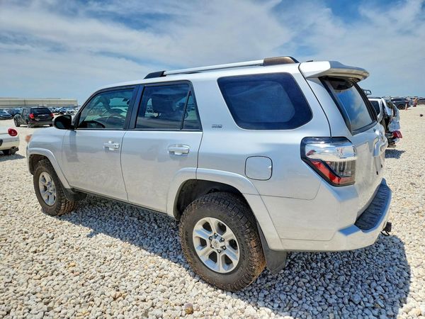2022 TOYOTA 4RUNNER SR5