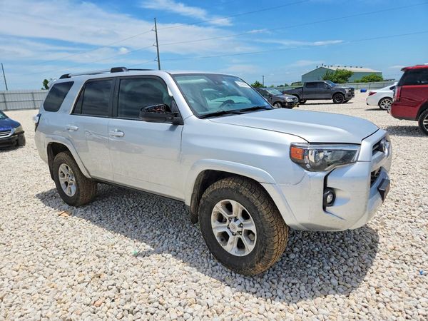 2022 TOYOTA 4RUNNER SR5