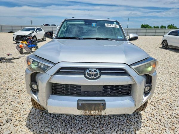 2022 TOYOTA 4RUNNER SR5