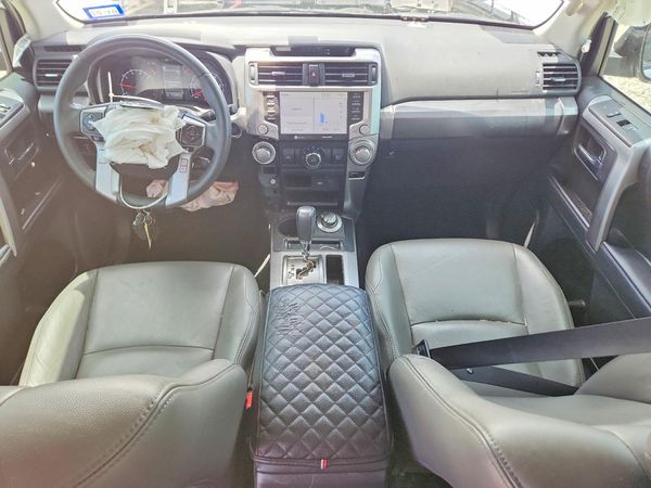 2022 TOYOTA 4RUNNER SR5
