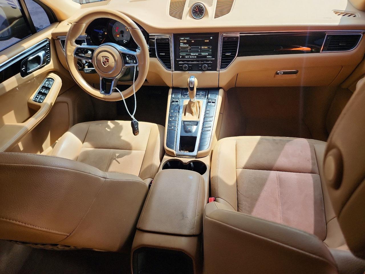 2015 PORSCHE MACAN
