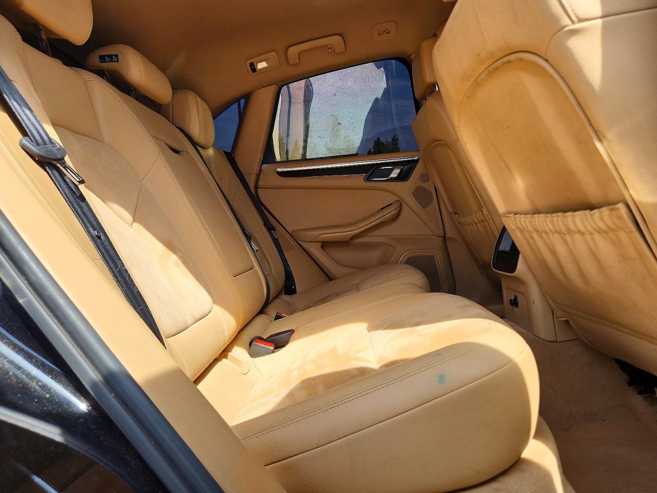 2015 PORSCHE MACAN