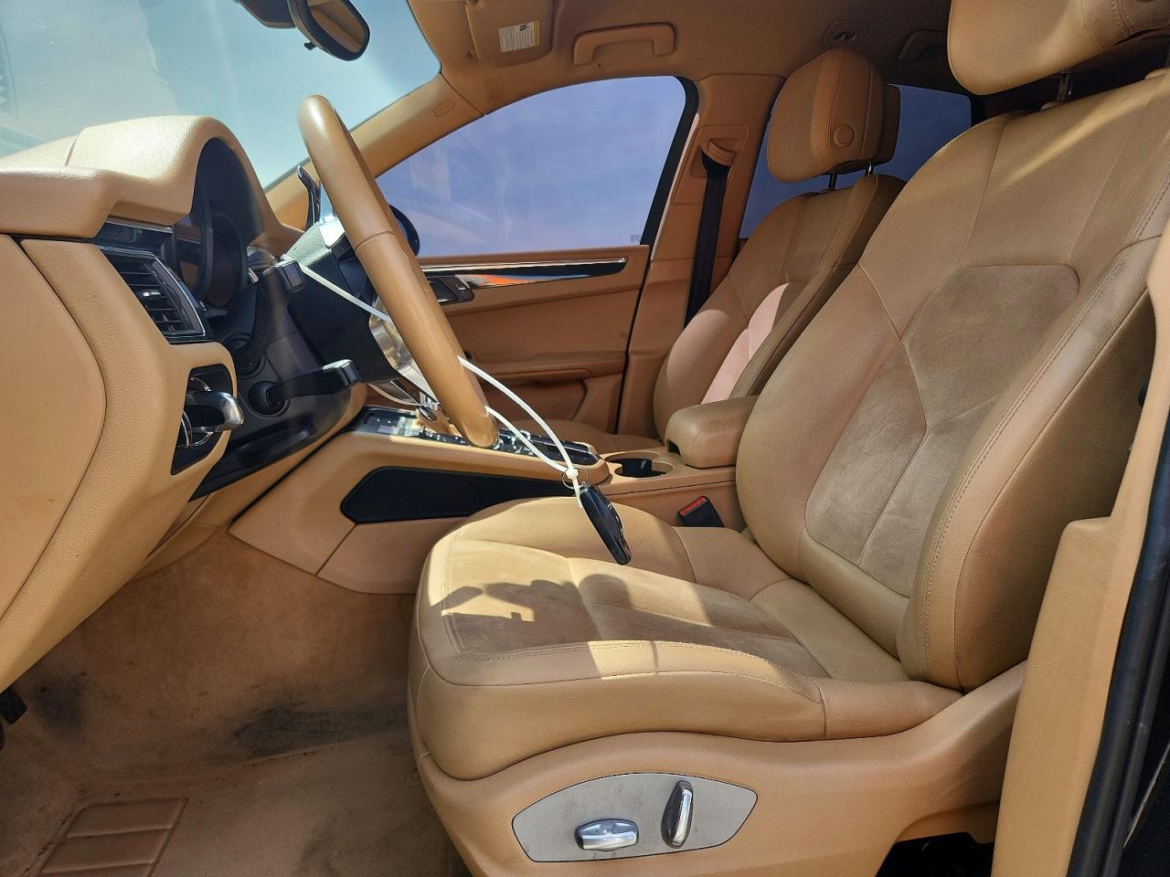 2015 PORSCHE MACAN