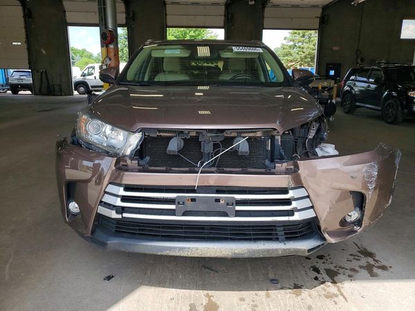 2017 TOYOTA HIGHLANDER SE/XLE