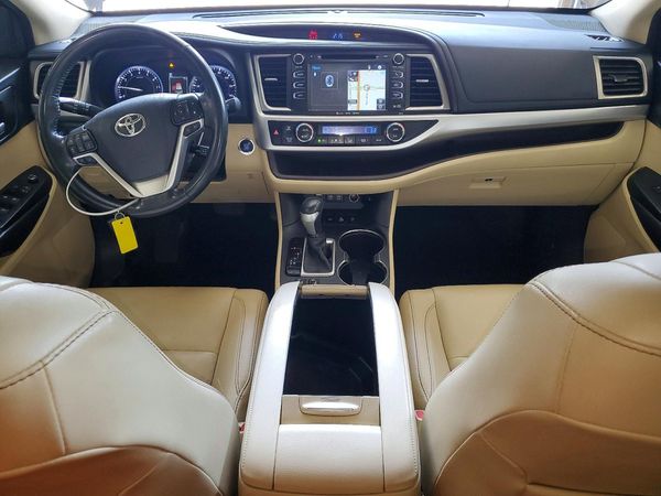 2017 TOYOTA HIGHLANDER SE/XLE