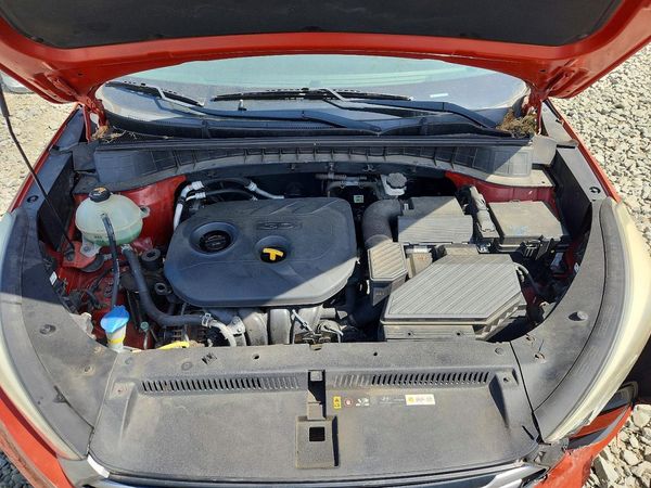 2017 HYUNDAI TUCSON SE (no options)