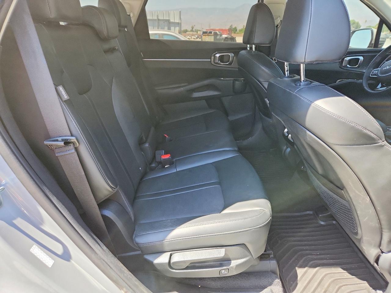 2025 KIA SORENTO S