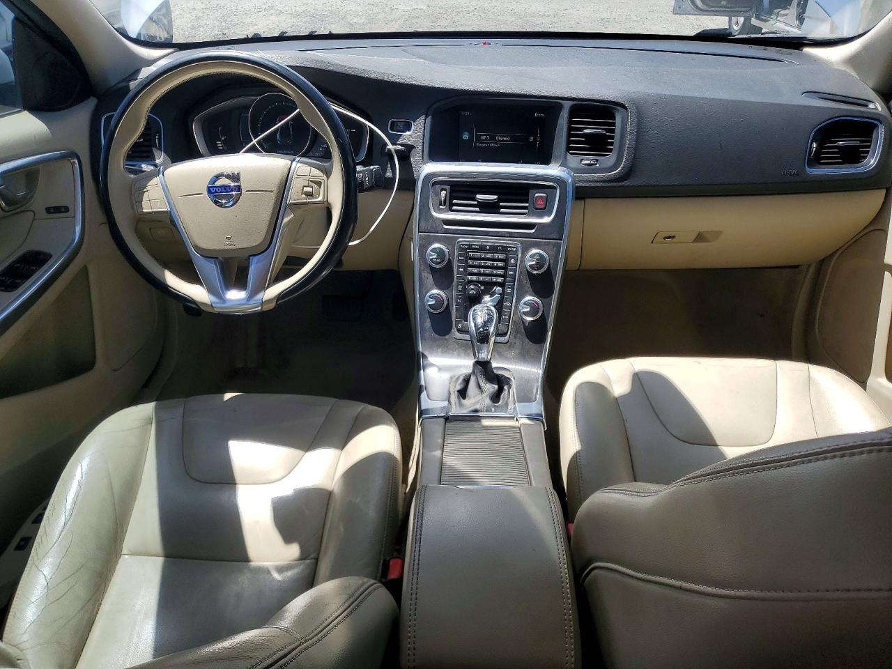 2015 VOLVO S60 Premier (non R design)