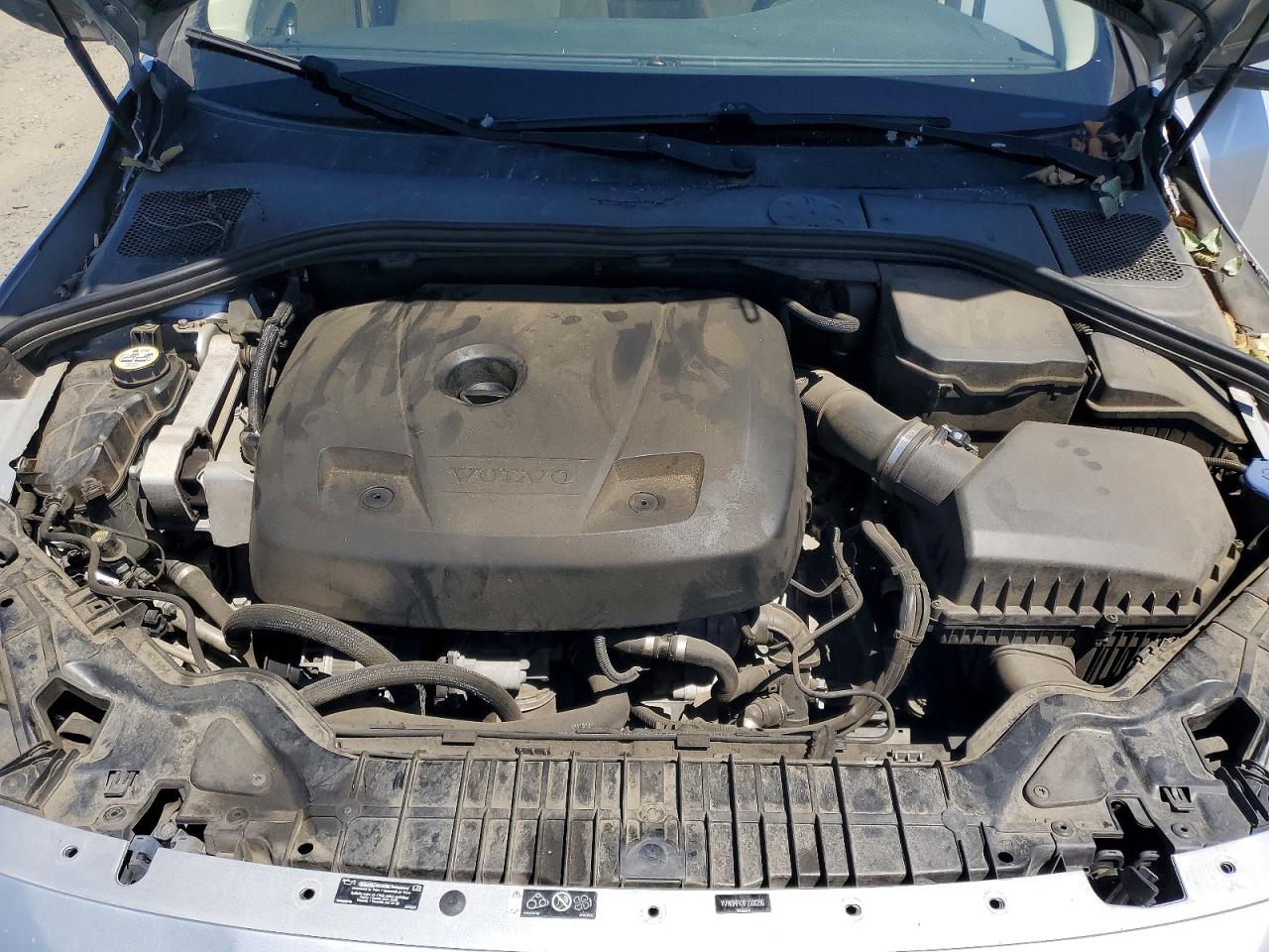 2015 VOLVO S60 Premier (non R design)