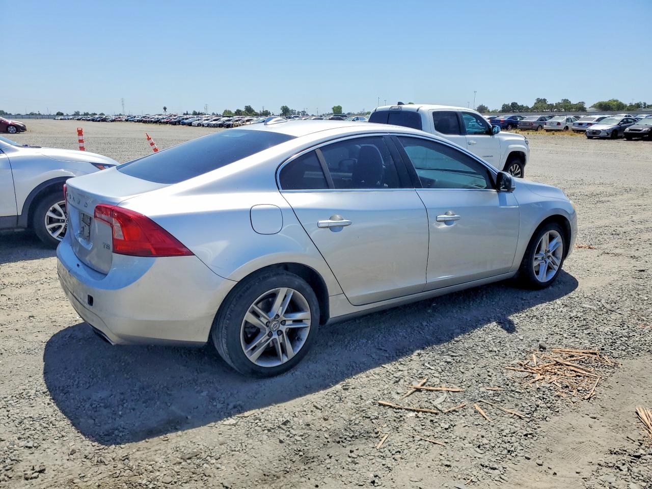2015 VOLVO S60 Premier (non R design)