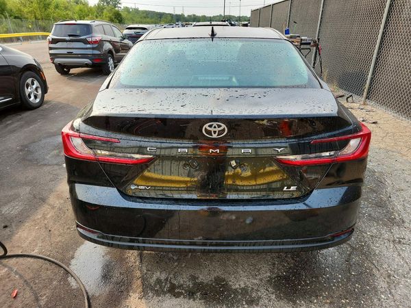 2025 TOYOTA CAMRY