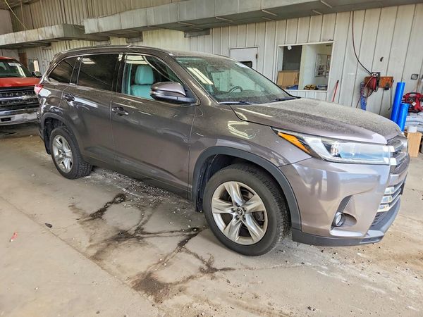 2017 TOYOTA HIGHLANDER