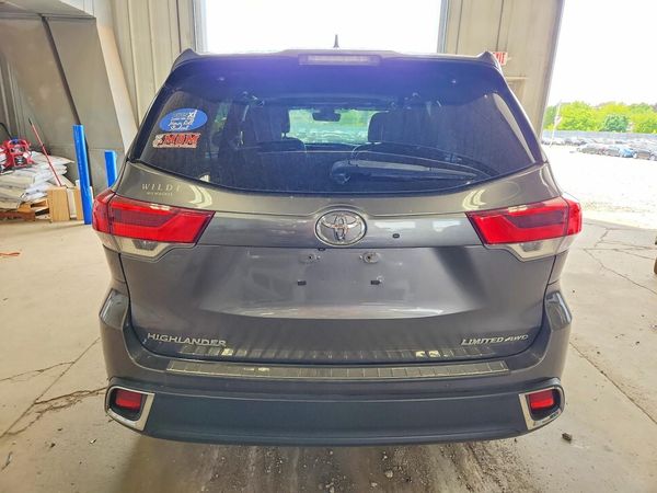 2017 TOYOTA HIGHLANDER