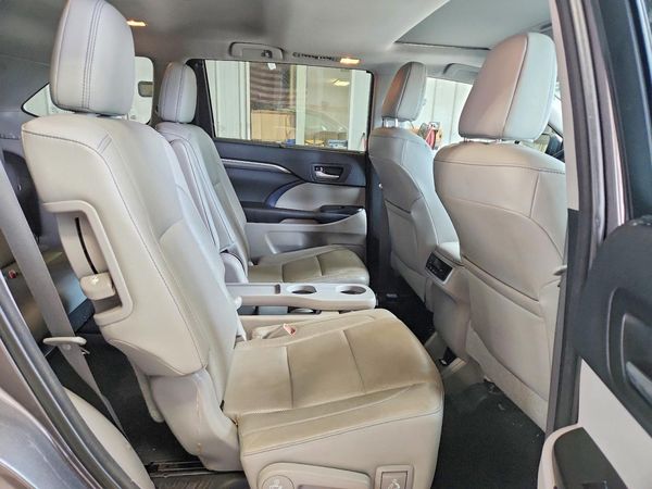 2017 TOYOTA HIGHLANDER