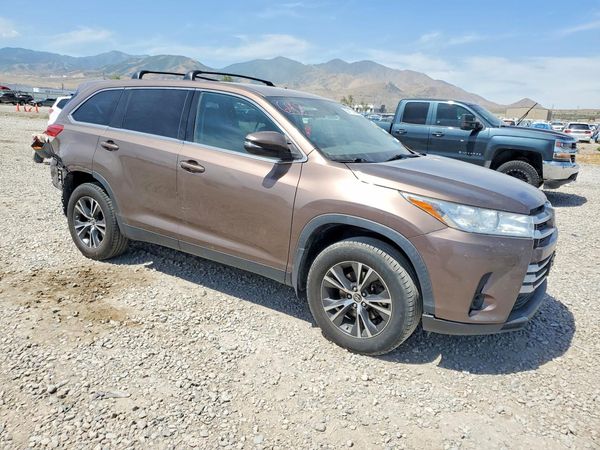 2019 TOYOTA HIGHLANDER LE/LE Plus
