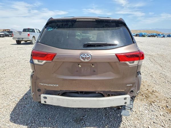 2019 TOYOTA HIGHLANDER LE/LE Plus