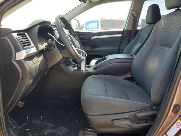 2019 TOYOTA HIGHLANDER LE/LE Plus