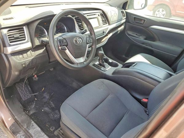 2019 TOYOTA HIGHLANDER LE/LE Plus