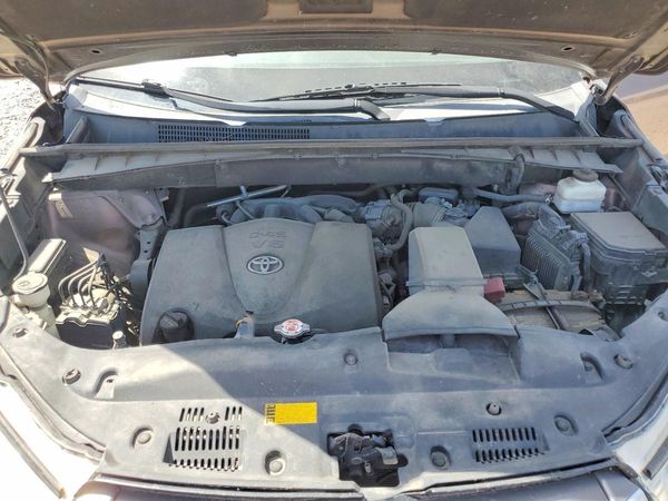 2019 TOYOTA HIGHLANDER LE/LE Plus