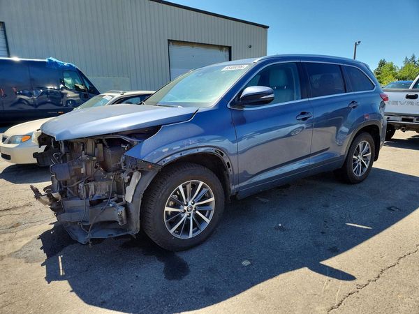 2018 TOYOTA HIGHLANDER