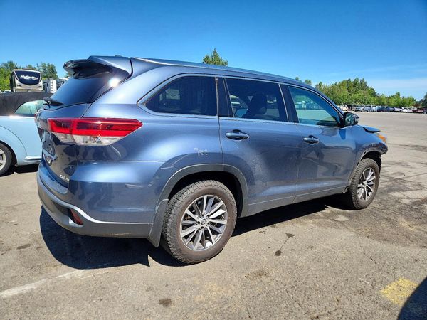 2018 TOYOTA HIGHLANDER