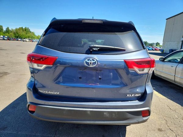 2018 TOYOTA HIGHLANDER