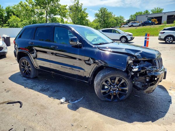2018 JEEP GRAND CHEROKEE Laredo