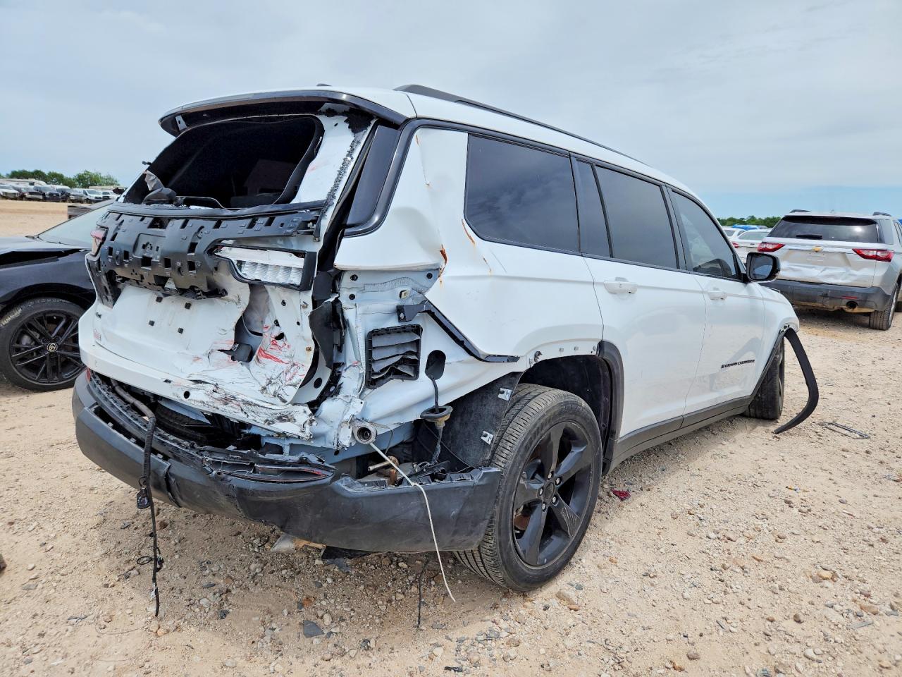 2023 JEEP GRAND CHEROKEE L LAREDO 4X4