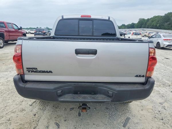2015 TOYOTA TACOMA Delux Grade