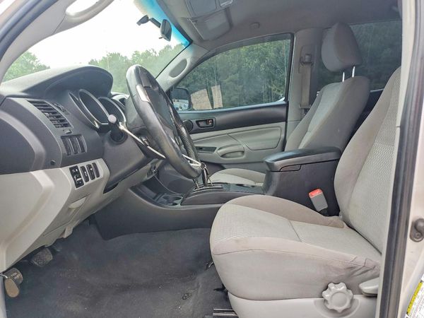 2015 TOYOTA TACOMA Delux Grade
