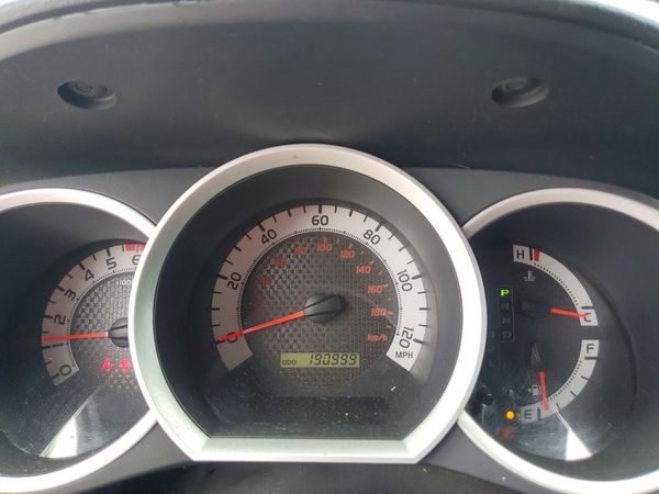 2015 TOYOTA TACOMA Delux Grade