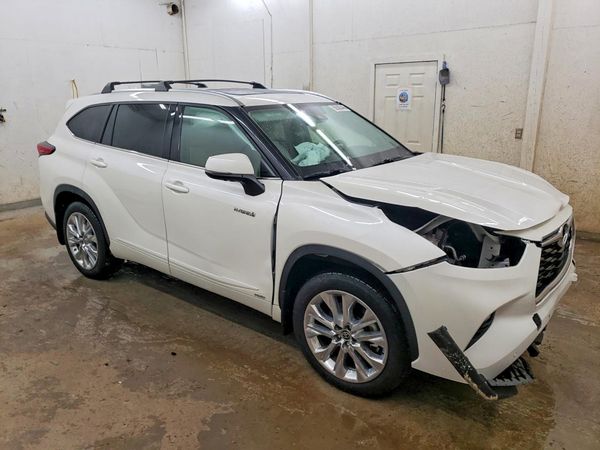 2021 TOYOTA HIGHLANDER Limited — Passenger 3/4