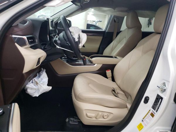 2021 TOYOTA HIGHLANDER Limited — DENT