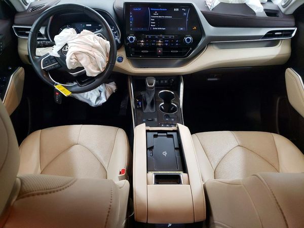 2021 TOYOTA HIGHLANDER Limited — CKPT