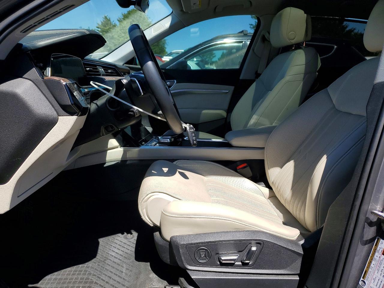 2019 AUDI E-TRON e-tron quattro Prestige
