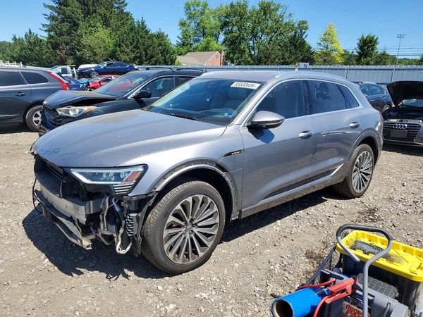 2019 AUDI E-TRON e-tron quattro Prestige