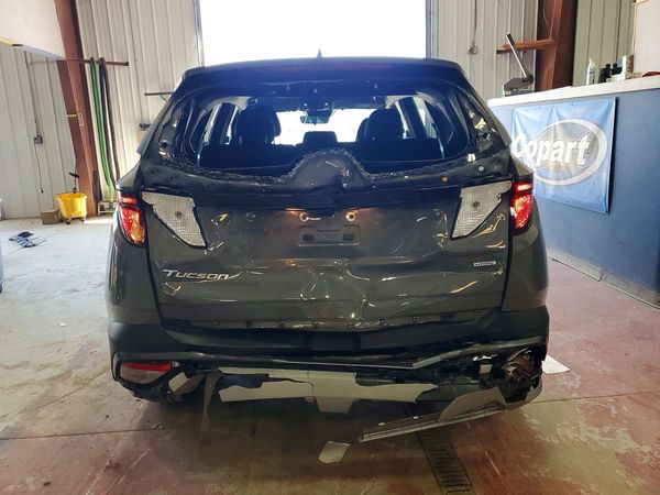 2025 HYUNDAI TUCSON SE