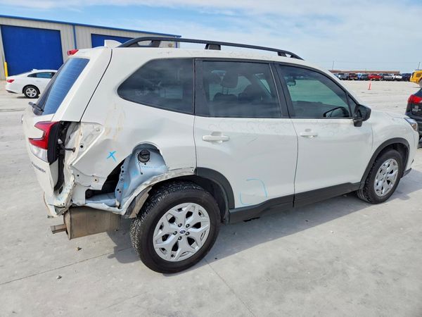 2022 SUBARU FORESTER Base Plus