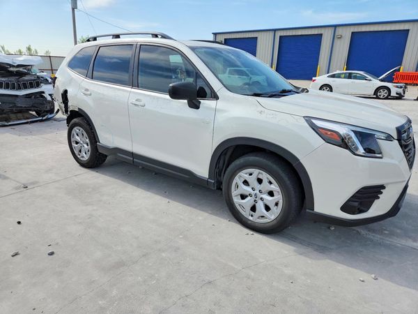 2022 SUBARU FORESTER Base Plus