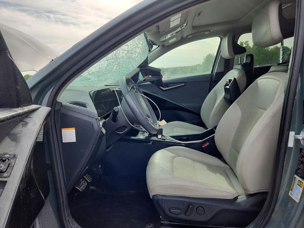 2023 KIA NIRO EX