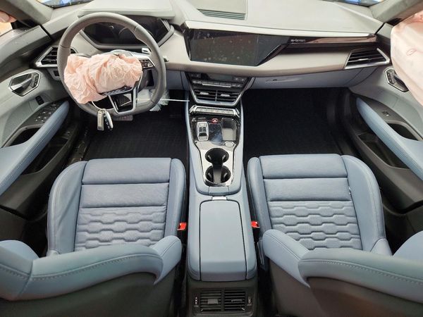 2024 AUDI E-TRON GT