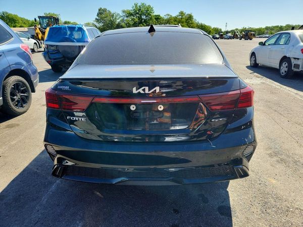 2022 KIA FORTE GT Line