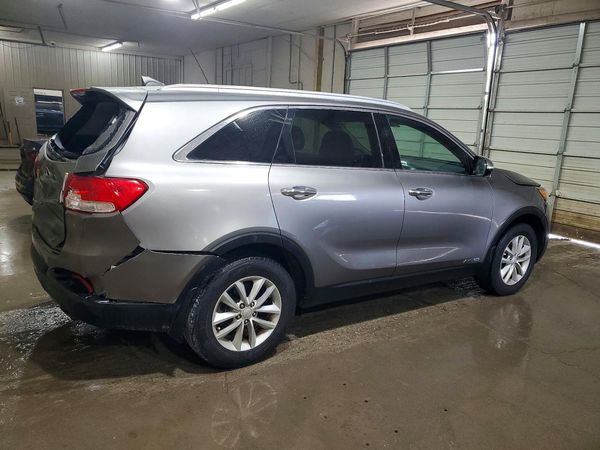2016 KIA SORENTO L / LX