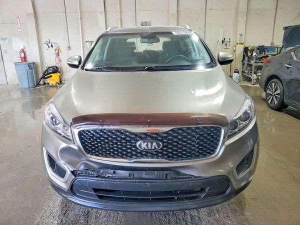 2016 KIA SORENTO L / LX