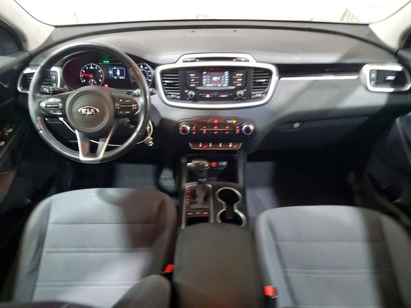 2016 KIA SORENTO L / LX