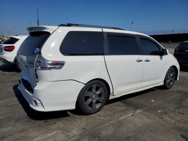 2017 TOYOTA SIENNA SE/SE Premium