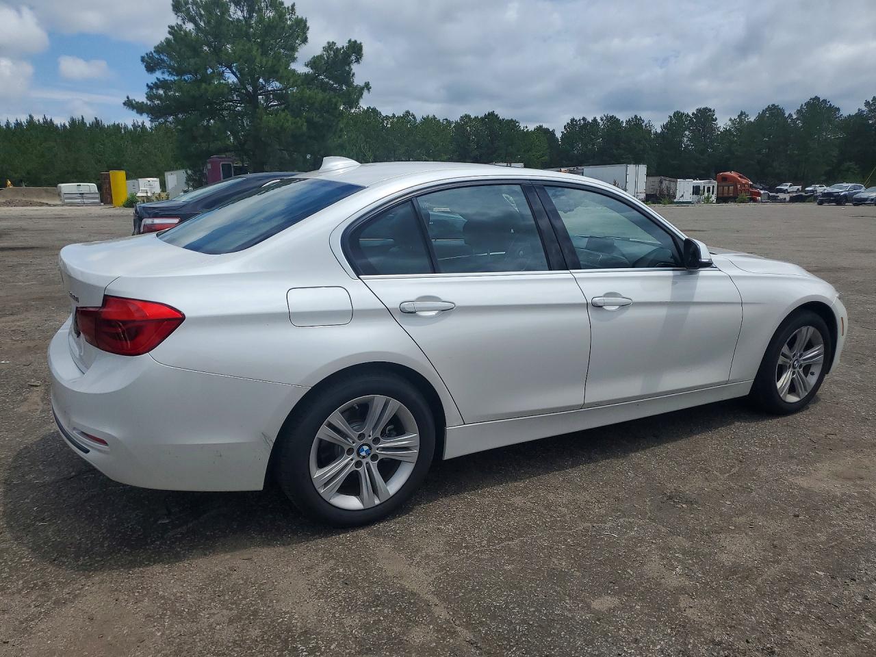 2018 BMW 330 xDrive