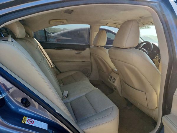 2013 LEXUS ES