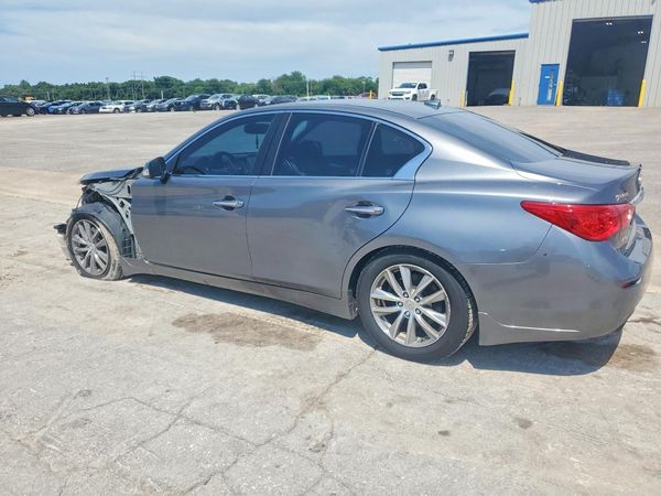 2015 INFINITI Q50