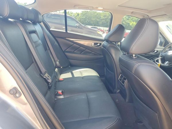 2015 INFINITI Q50